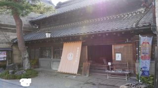 豪商の旧家と銀行跡を見学できる珍しい施設