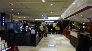 マッコリを探すなら地下のワイン・ギャラリーで！