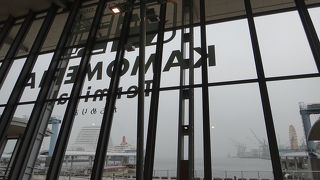 クルーズ船のターミナル (かもめりあ)