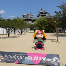 本丸広場より。