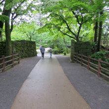 「大手門」から入り、この辺りから近世城郭の名残があります