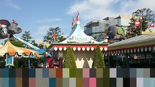 パレードが真横を通る