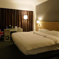 ベッドはクイーンサイズ