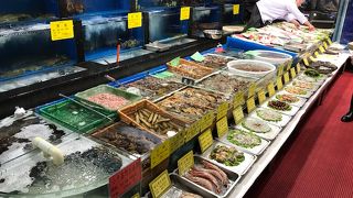 海鮮料理で有名なレストラン