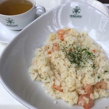 食器も北大マーク