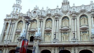 荘厳な雰囲気の革命博物館