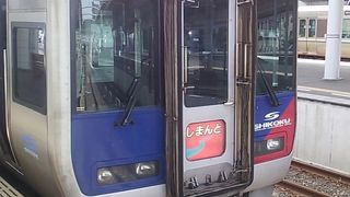 2017年６月12日の高松８時25分発特急しまんと５号高知行きの様子