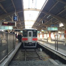 姫路駅はなかなか立派です。