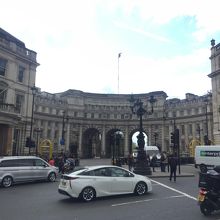 アドミラルティアーチ