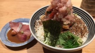 海鮮たっぷりぜいたく丼！