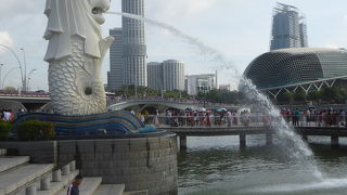 シンガポールを象徴するマーライオン