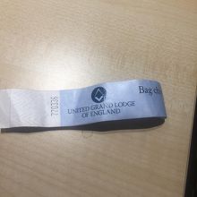 手荷物の検査後のタグ