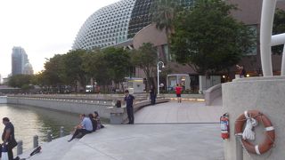 遊歩道が整備されているマリーナプロムナード