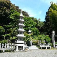 境内の石塔、諸仏石仏