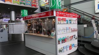 駅改札コンコース