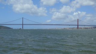 できればフェリーから眺めたい。