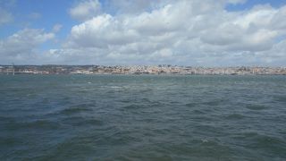 川というより海です。