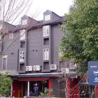 裏口。　湯の坪街道沿いからも入れます