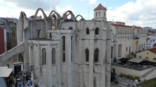 地震で破壊されているが。