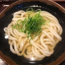 かけうどんです。