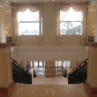 プールへ続く階段