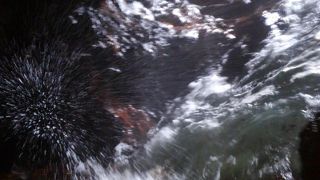 豪快な水しぶき