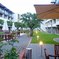 部屋から直接出られる中庭