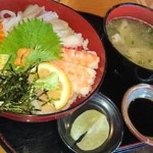 海鮮丼と海鮮汁