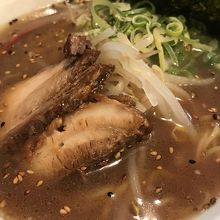 醤油盛りラーメン