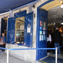 ナタのお店は大混雑ゆえあきらめも大切です。