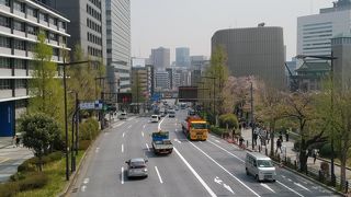 九段下交差点から靖国神社に続く坂