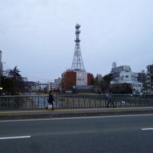 赤レンガ館横の中の橋から