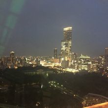 ハルカスに臨まれる。