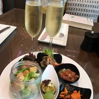 クラブラウンジ・カクテルタイムの食事①