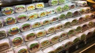 みため華やかなサンドイッチ