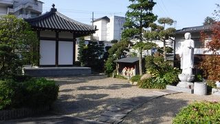 湯薬師堂の地蔵菩薩