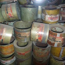 大量虐殺に使われた毒薬チクロンBの空き缶 