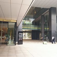 中央通りにも面しています