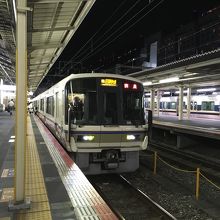 221系区間快速奈良行き。