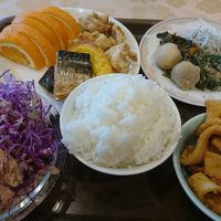 朝食はバイキング