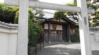 白山四丁目にある日蓮宗寺院