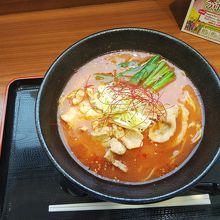 白ゆりポークの辛味噌ラーメン(800円)