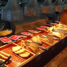 トッピングの天ぷらの種類が多い