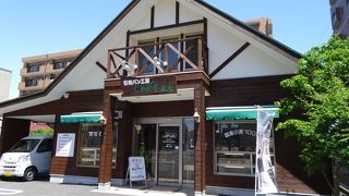 石釜パン工房 しゃんぴによん 三園店