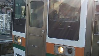 2018年３月17日の富田15時52分発普通列車宇都宮行きの様子