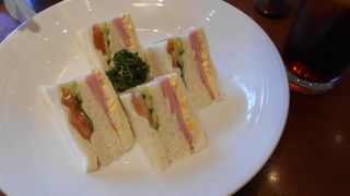 明るいレストラン