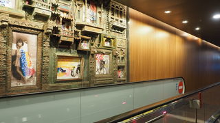 広くてアートな空港