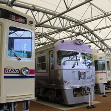 京王電車の歴代の名車が展示保存されています。