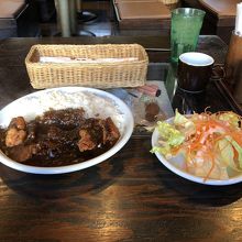 唐揚げカレーは美味しかったです