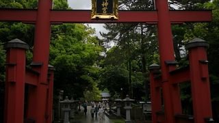 立派な鳥居の神宮